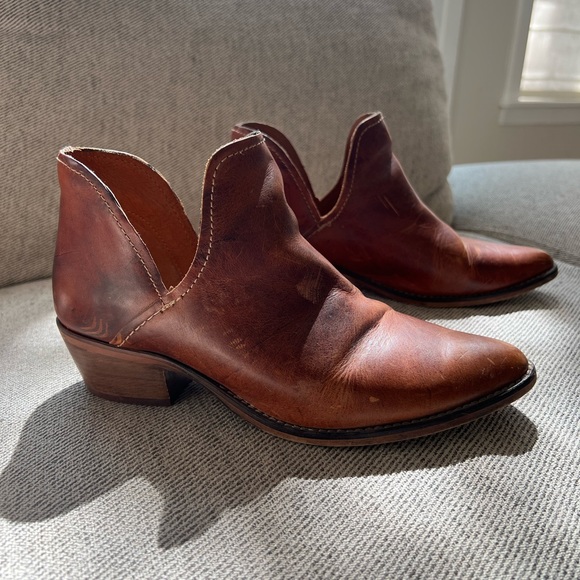 Steve Madden Austin Booties - Picture 2 of 5